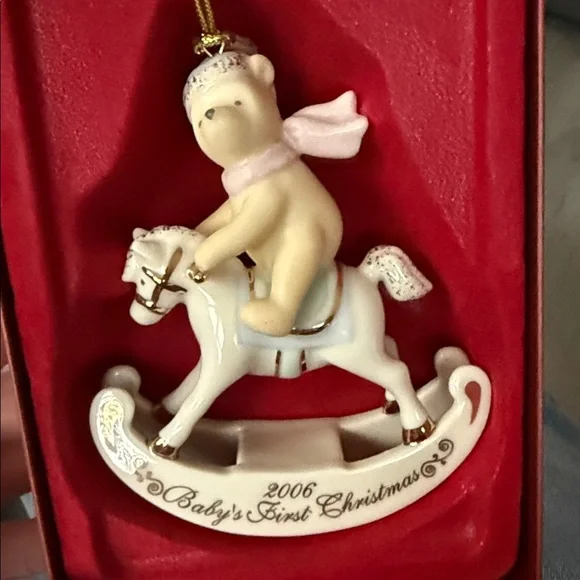 Lenox 2006 Annual Winnie the Pooh Baby’s First Christmas Ornament - Picture 3 of 7